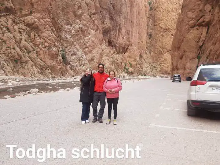 Med Marokko Reisen guests in the Todra Gorge