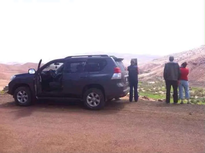 Notre 4x4 sur une piste dans le sud du Maroc